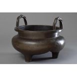 Großer Bronze Censer in Ding Form mit tordierten Henkeln, im Boden erhabene Sechszeichen Marke