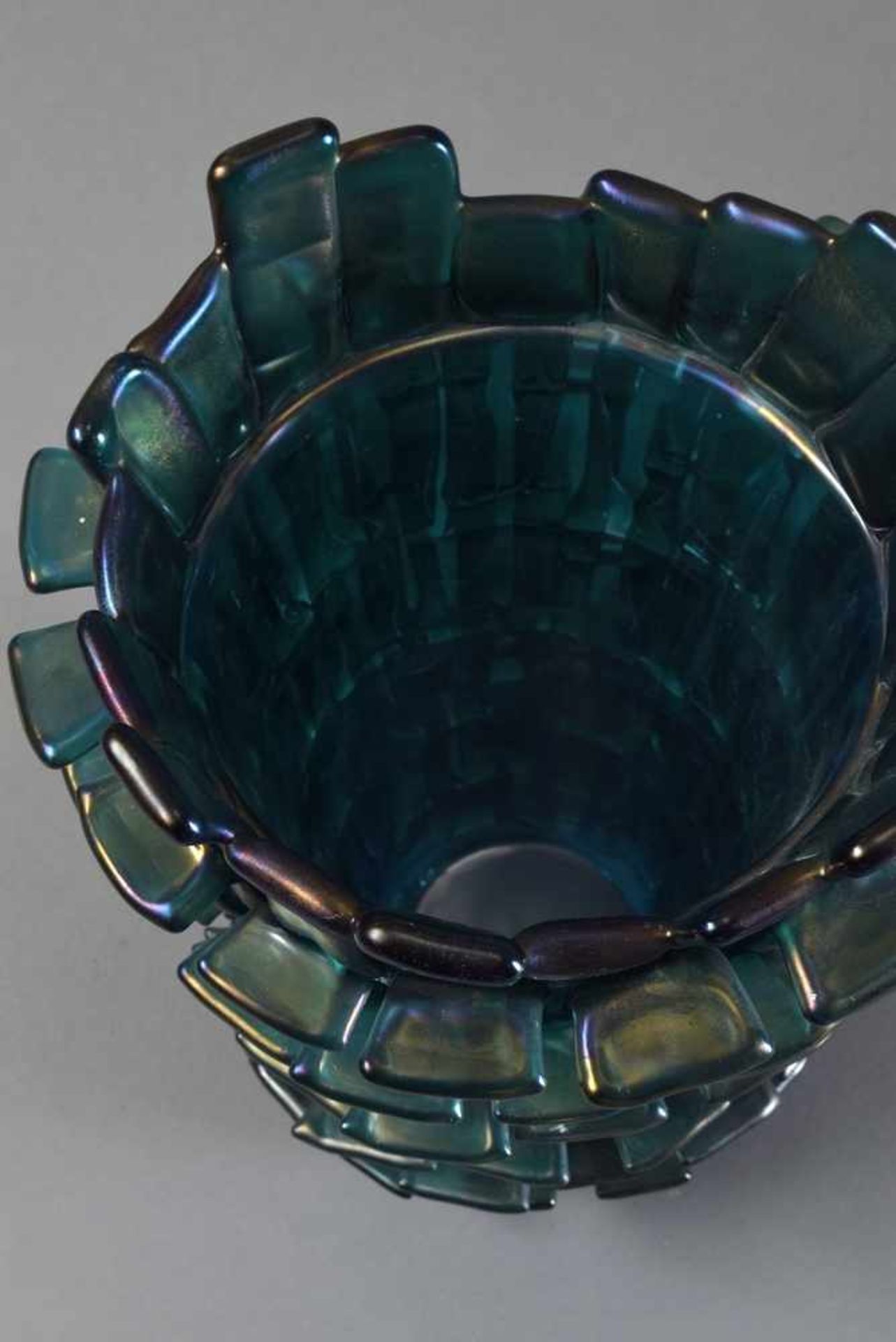 Fulvio Bianconi (1915-1996) Murano Vase "Ritagli" Vase in grün irisierendem Glas, Ausf. Venini/ - Image 2 of 4