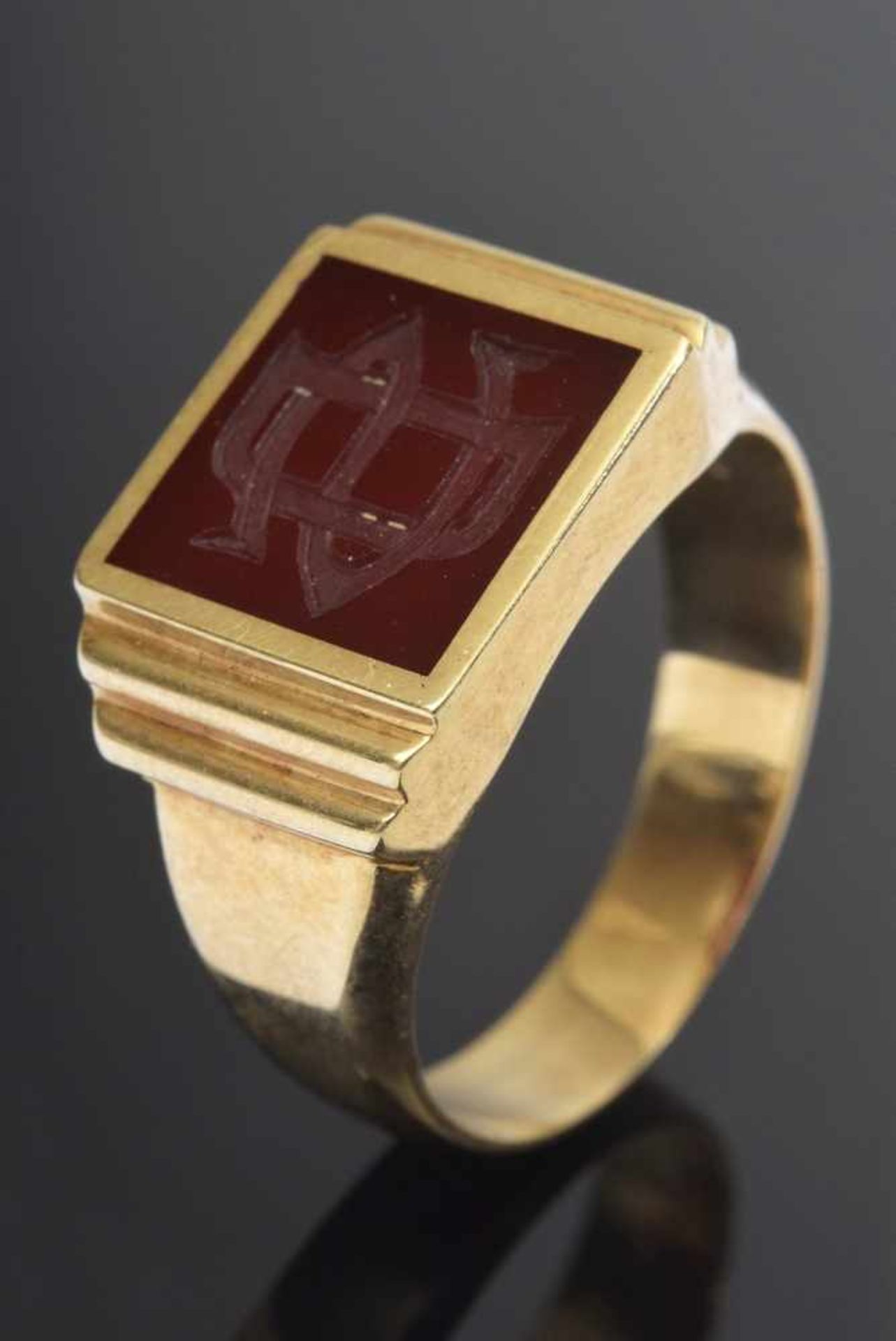 GG 585 Ring mit eckiger Karneolplatte "DS", 10g, Gr. 63 YG 585 Ring with square carnelian plate ''