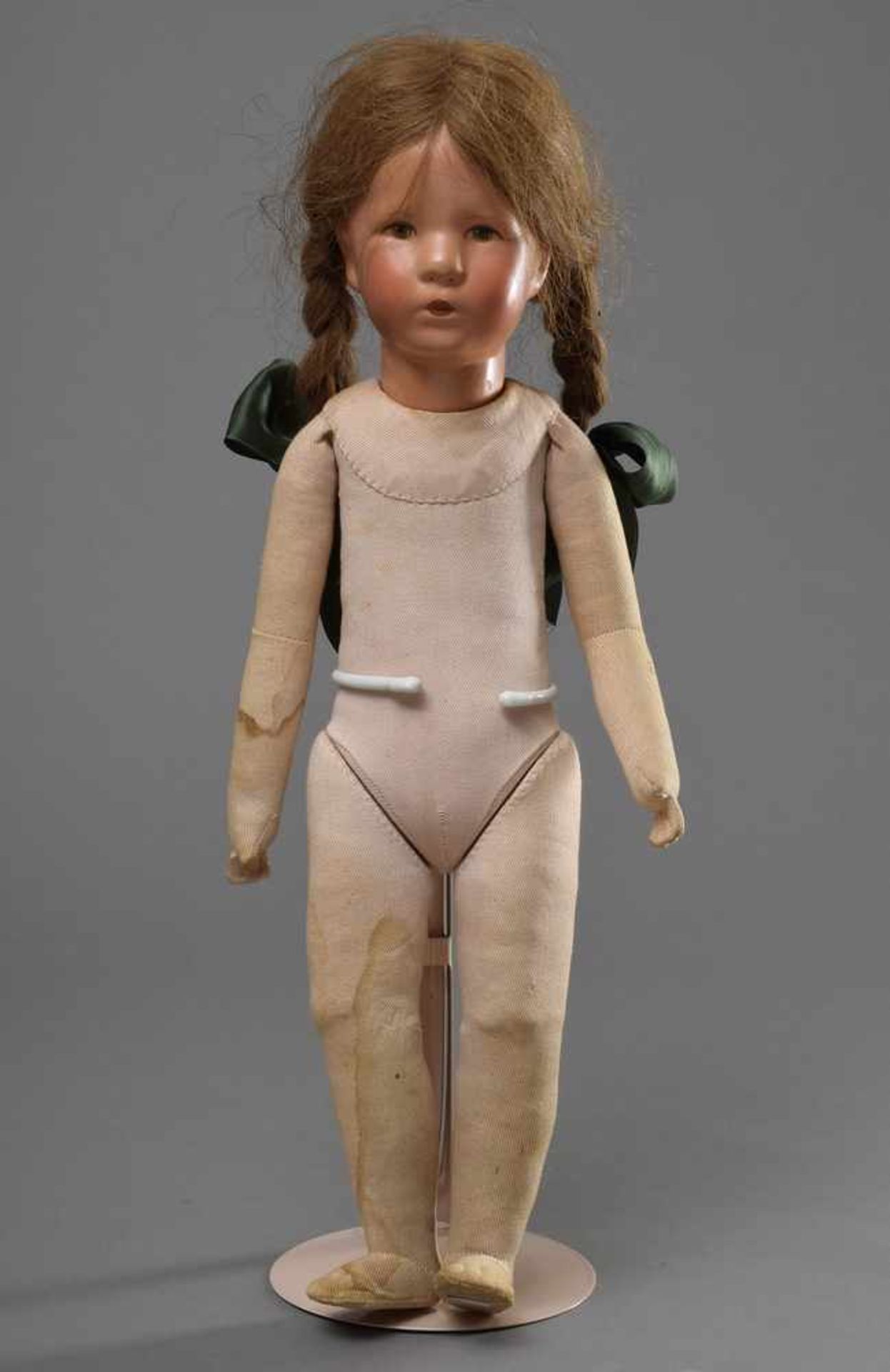 Käthe Kruse Puppe "Das deutsche Kind - Puppe VIII", 1928-1959 am linken Fuß bez., neu bekleidet,