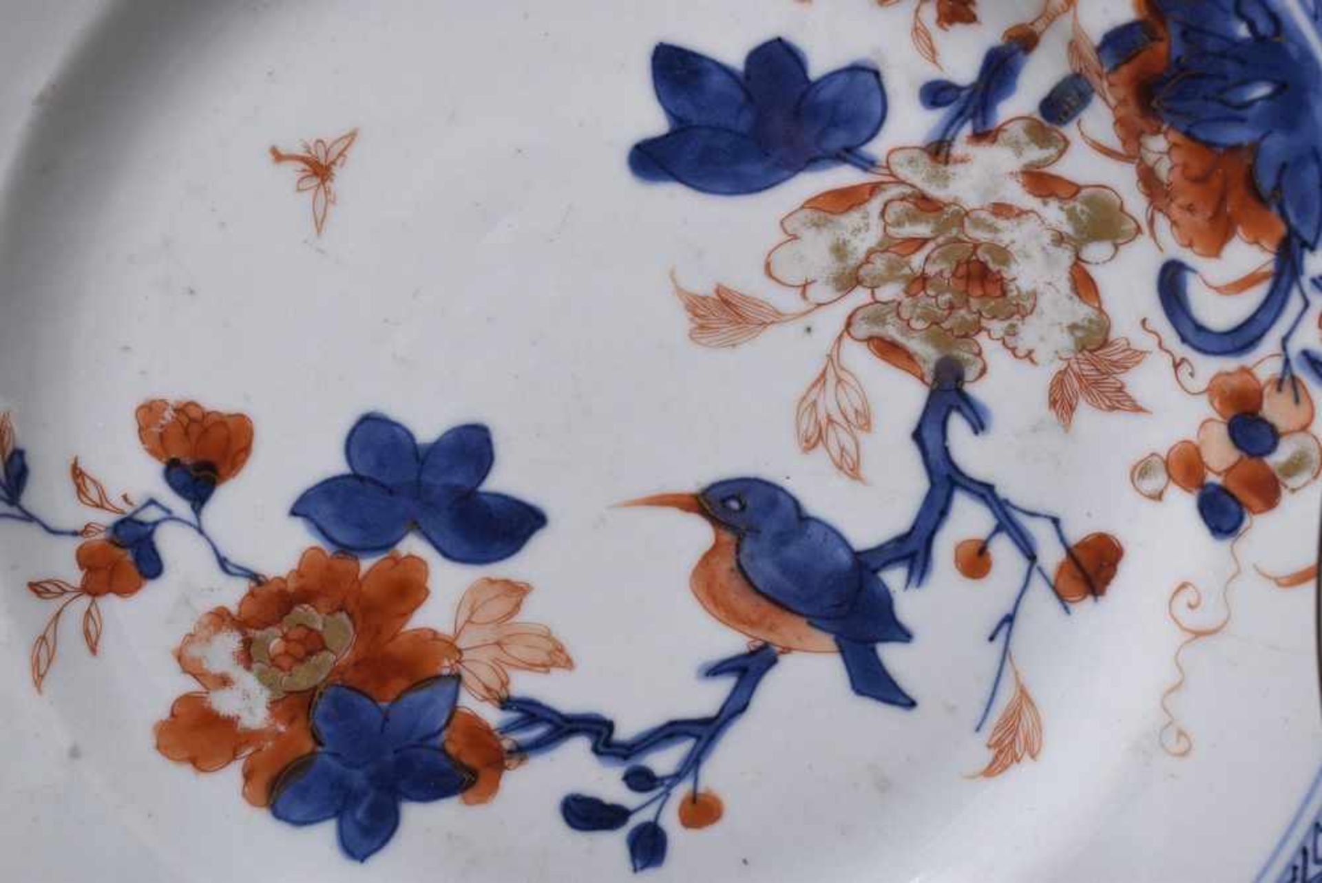 3 Diverse Imari Porzellan Teller mit verschiedenen Floral- und Vogeldekoren, China Ende 18.Jh., Ø - Bild 2 aus 3