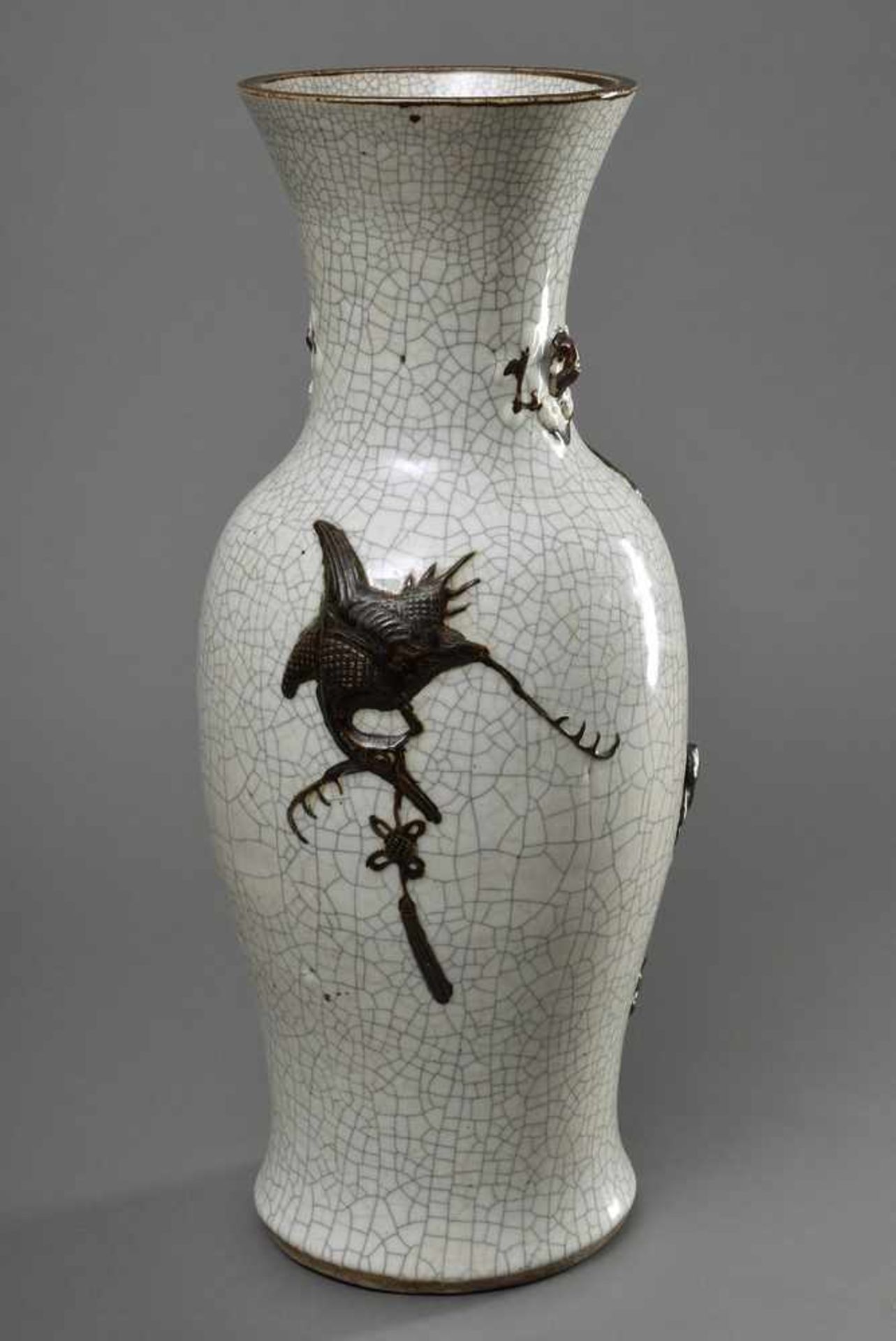 Große craquelierte Vase mit braunen plastischen Auflagen "Wolkendrache mit Kugel" sowie "Kranich", - Bild 2 aus 7