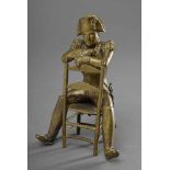 Bronze Briefbeschwerer "Napoleon rittlings auf einem Stuhl", H. 10cm, kleine Defekte Bronze