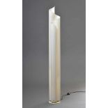 Artemide Stehlampe "Chimera", Entw.: Vico Magistretti 1966, Kunststoff weiß mit Metall Fuß, Boden