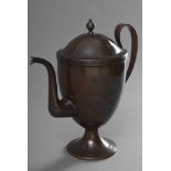 Empire Kupfer Kaffeekanne mit Korbfries, dunkel patiniert, Bronze Trompe-l'oeil, H. 25,5cm, etwas