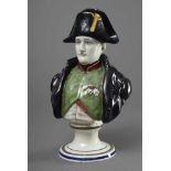 Polychrom bemalte Fayence Büste "Napoleon", bez.: "SVIJ", H. 29cm Polychrome painted faience