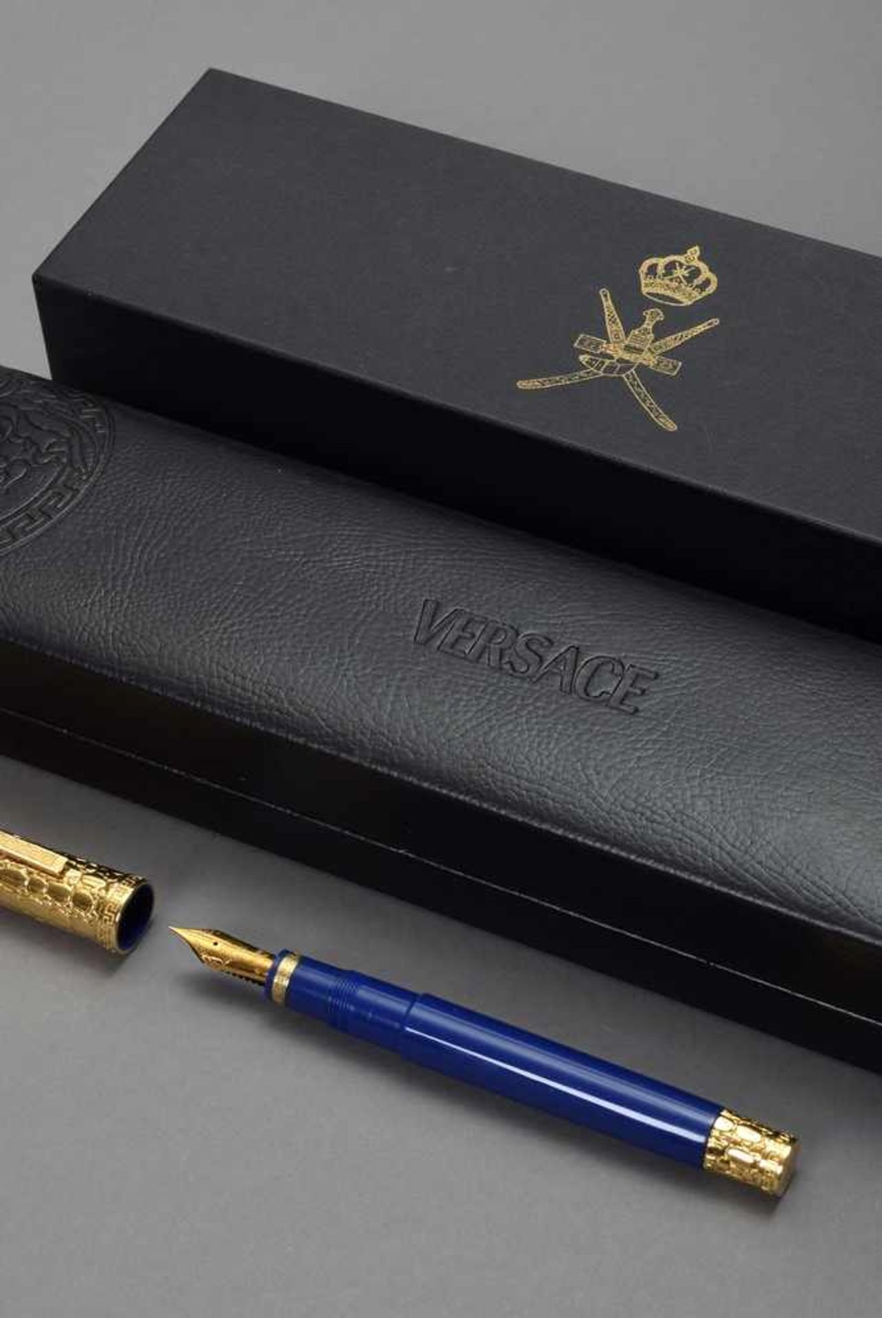 Gianni Versace Füllfederhalter "Medusa", Nr. 04694, Staatsgeschenk des Sultans Qabus ibn Said von - Bild 4 aus 5