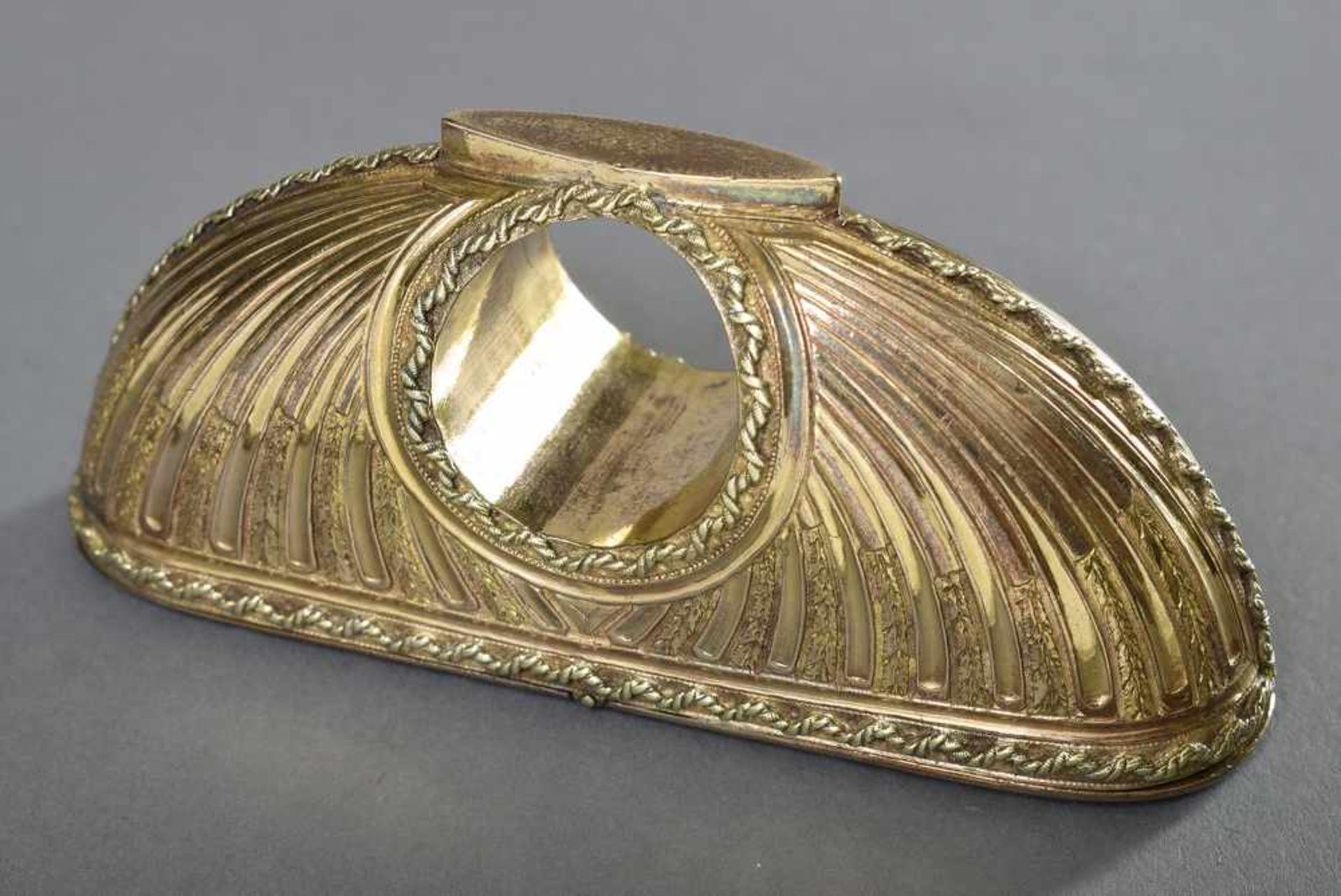 Guillochierter Schnupftabak Ring mit zwei Fächern im Louis XVI Stil, vergoldete Bronze, 10x4, - Bild 4 aus 4
