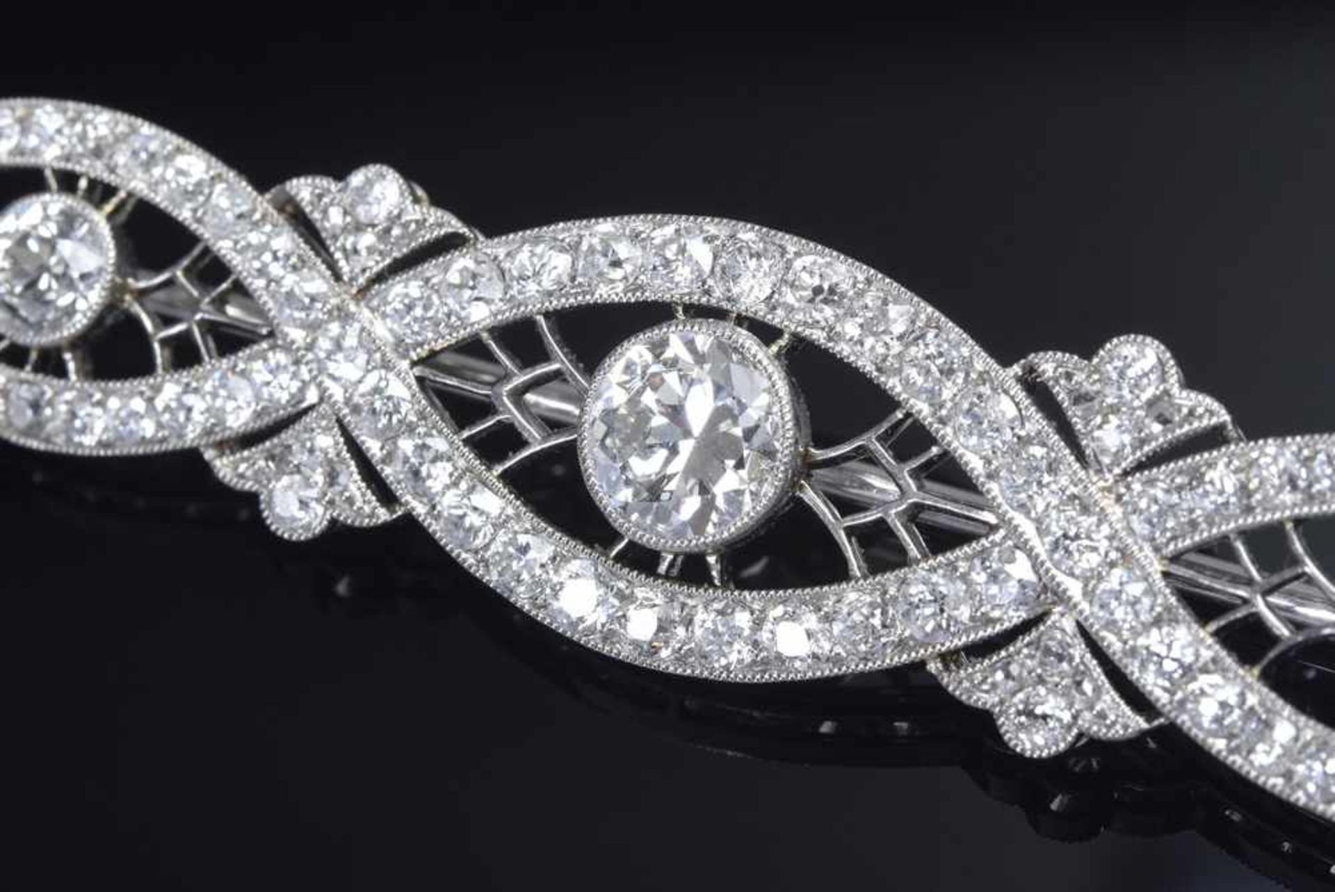 Art Deco Platin 950 Nadel mit Diamanten: 1 Brillant, 98 Altschliffdiamanten und 28 Diamantrosen ( - Bild 2 aus 2