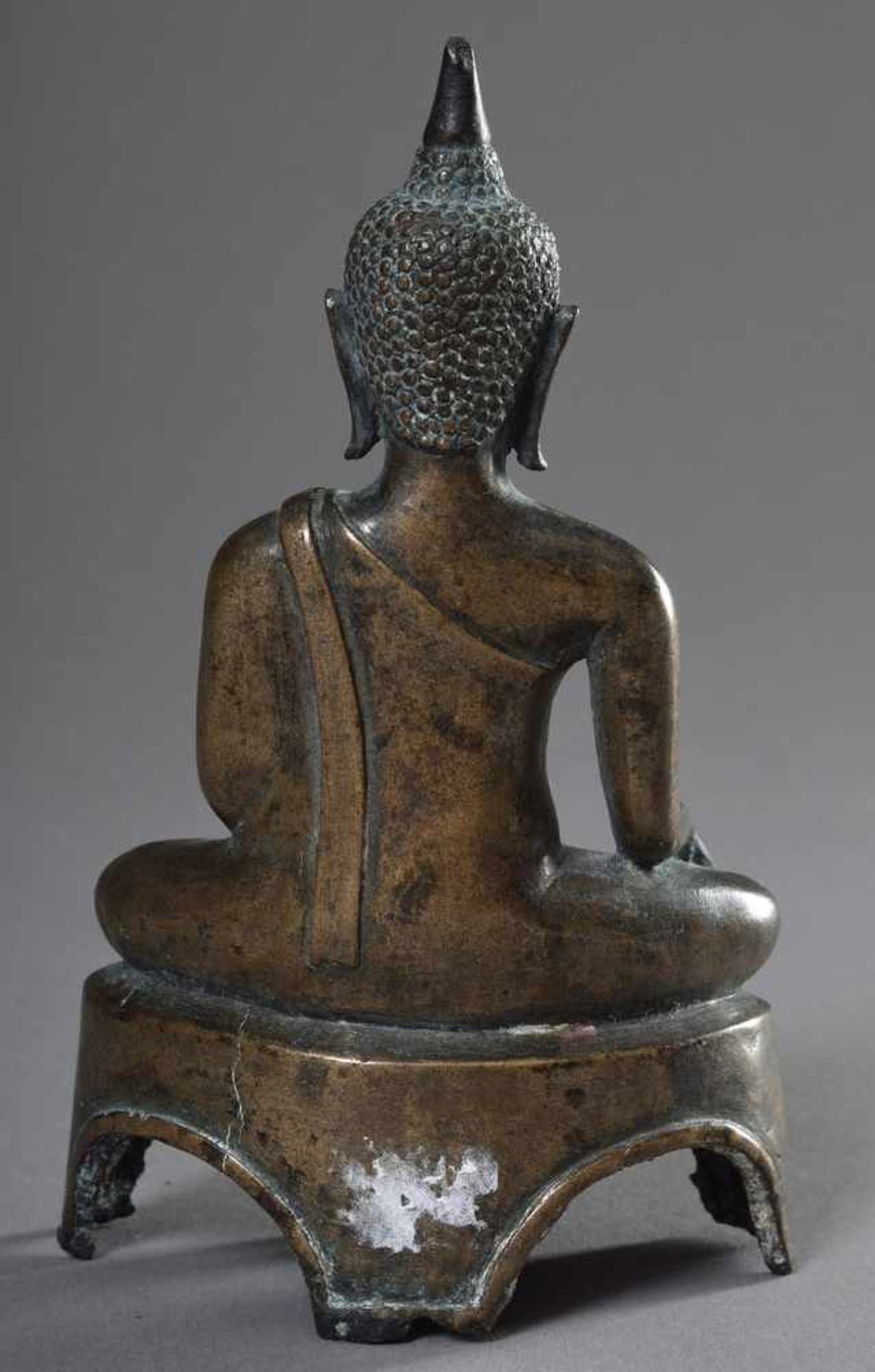 Figur "Meditierender Buddha in Virasana Sitz und Bhumispashamudra Geste der linken Hand", - Bild 2 aus 4