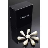 CHANEL Nadel "Sternenrad" in Original Karton, Metall mit Kunstperlen, Ø ca. 10cmCHANEL brooch ''Star