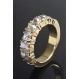 GG 750 Ring mit 7 Altschliffdiamanten und 1 Brillant, (zus. ca. 1.35ct/SI-Pique 1/Top Crystal), 8,