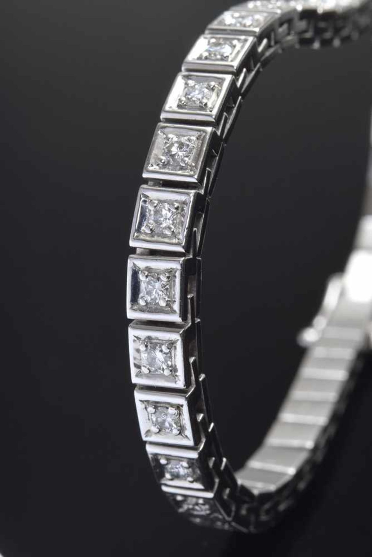 WG 585 Riviere Armband mit 39 Brillanten (zus. ca. 1.56ct, VSI-Pique/Wesselton), Anfertigung, 29, - Bild 2 aus 2