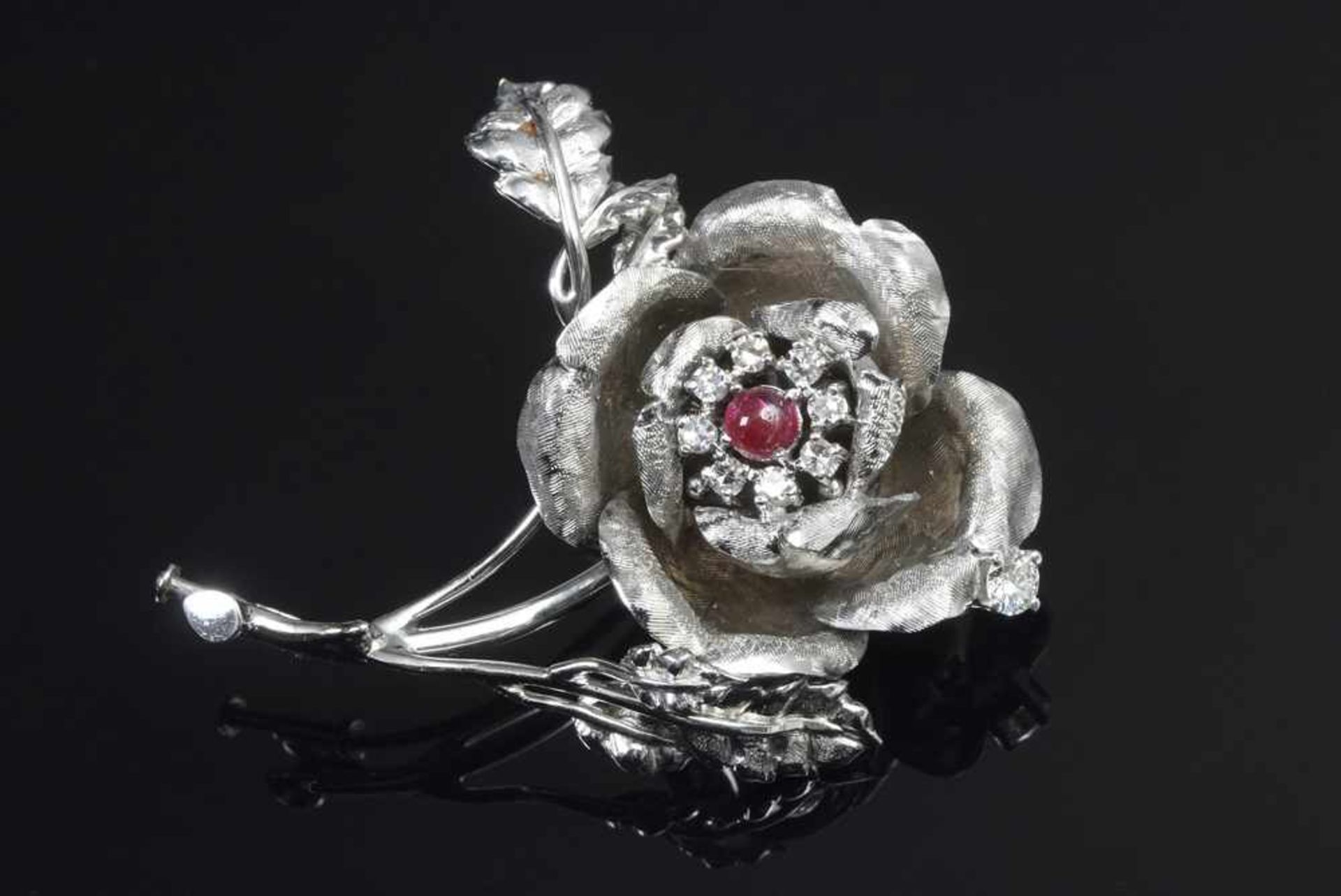 WG 750 Nadel "Blüte" mit 1 Brillant und 8 8/8-Diamanten (zus.ca. 0.30ct/VSI/Wesselton), 1