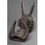 Bobo Warzenschwein Maske, Burkina Faso, dunkel gefärbt, mit Resten alter Farbfassung, H. 43cm,