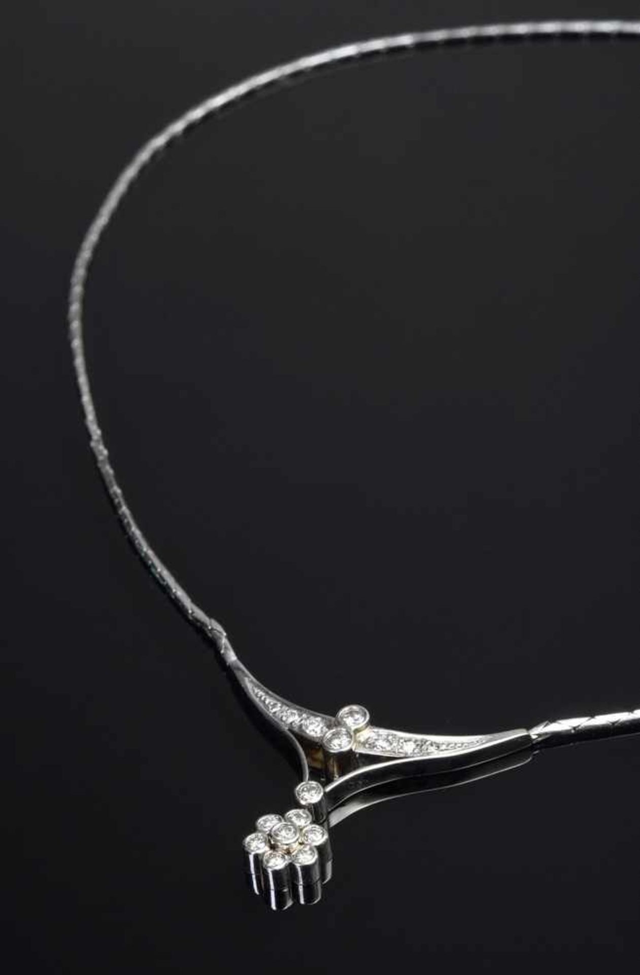 WG 585 Collier mit 14 Brillanten und 2 8/8 Diamanten (zus. ca. 0.50ct/VS-SI/W-TCR) Juwelier Sack/