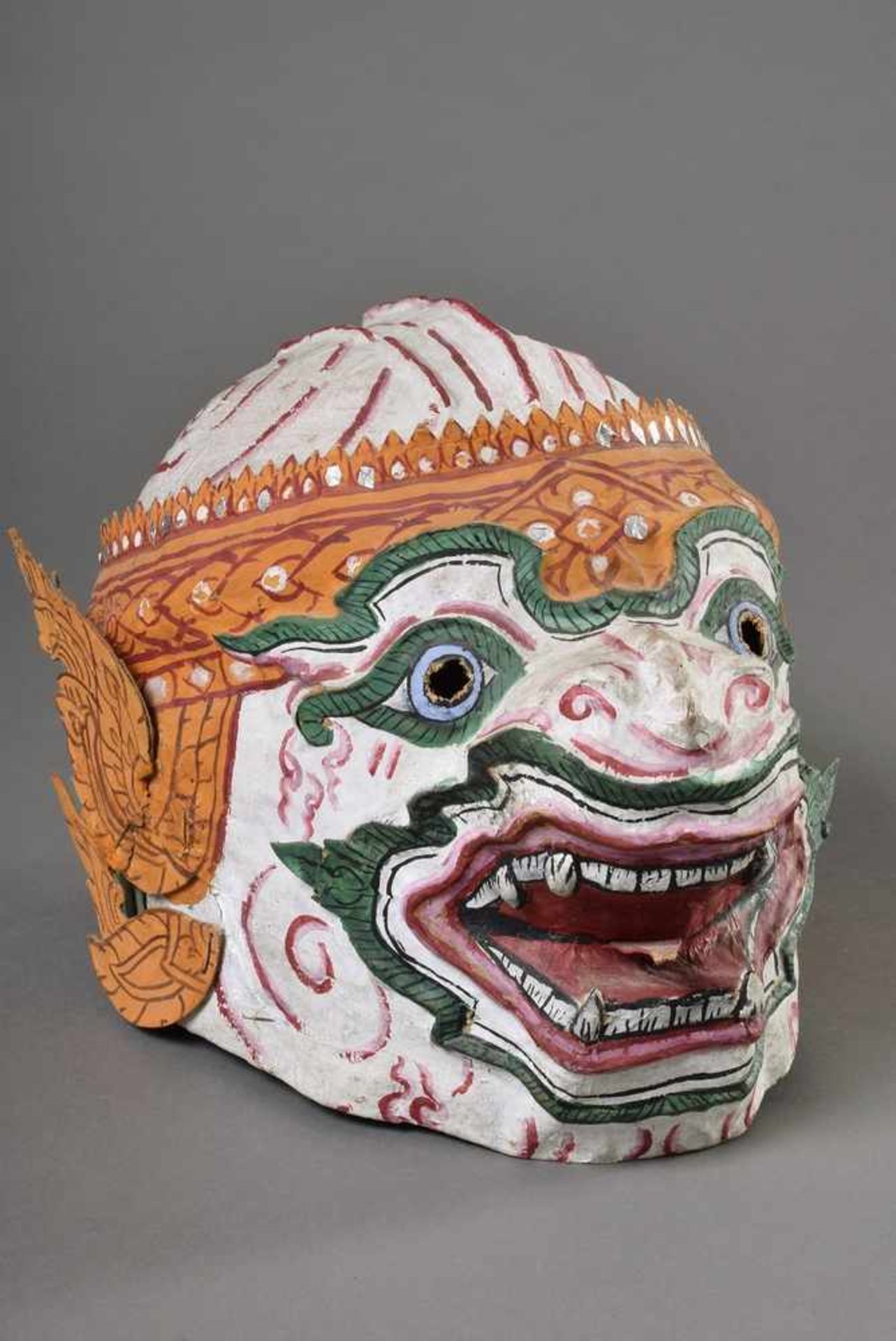 Khon Maske "Hanuman", Papiermaché, farbig staffiert, Thailand, H. 21cm, kl. Defekte, min. rest., - Bild 2 aus 4