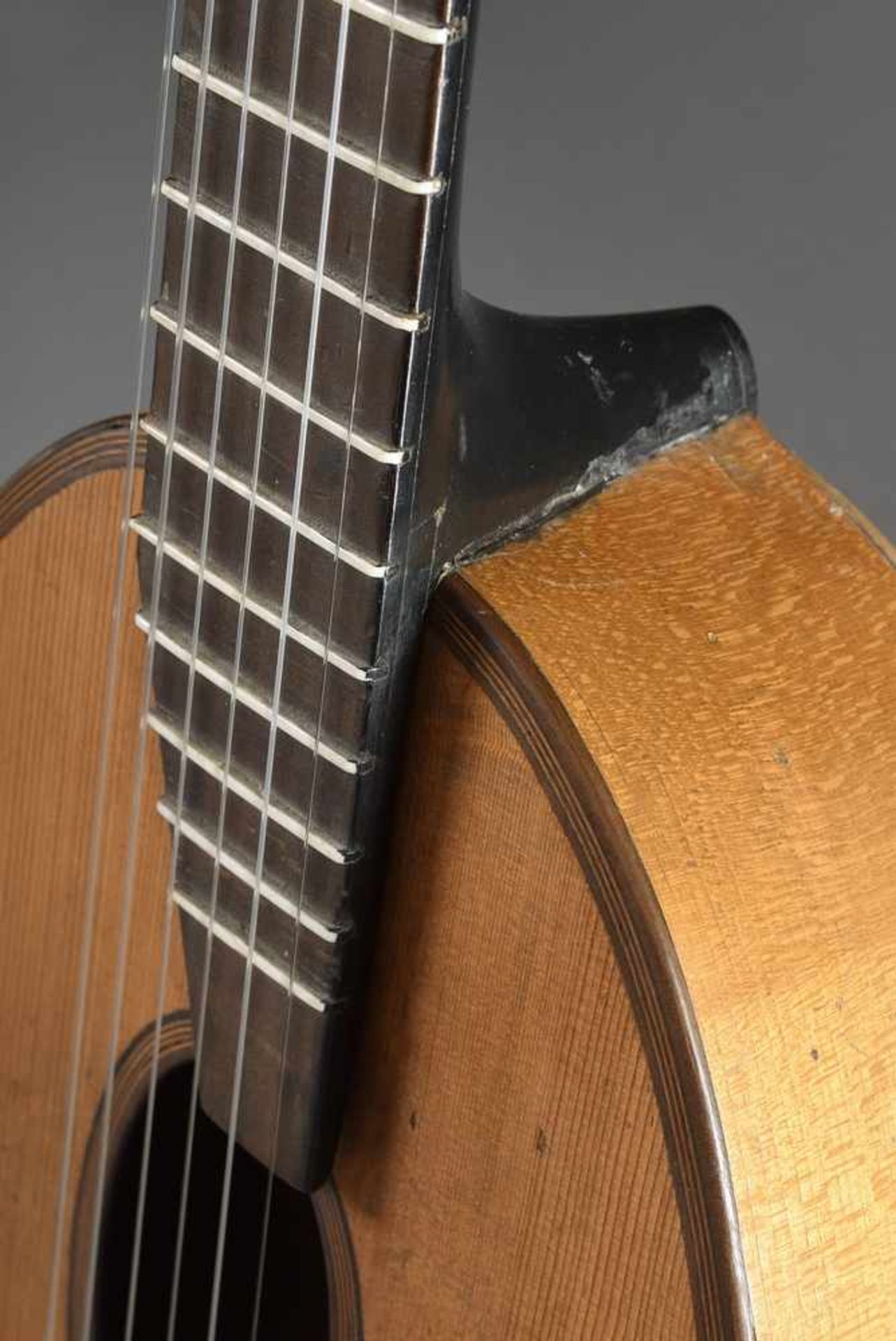 Ovoide Tiroler Gitarre, innen bezeichnet: "Simon Kemmer Instrumentenmacher in Hart, P. Fügen, - Bild 4 aus 7