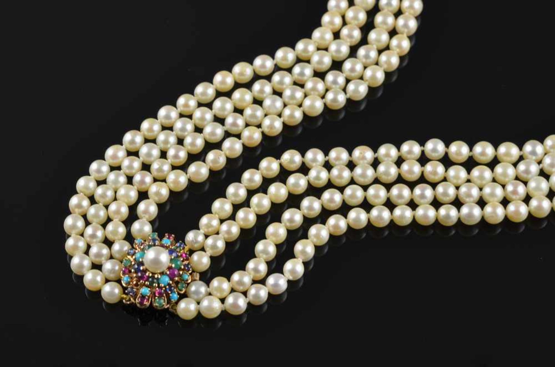 Vierreihiger Zuchtperlen Choker (280 Perlen, Ø ca. 6-7,5mm), ovales RG Schloß mit Rubin-, Saphir-, - Bild 2 aus 2