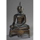 Figur "Meditierender Buddha in Virasana Sitz und Bhumispashamudra Geste der linken Hand",