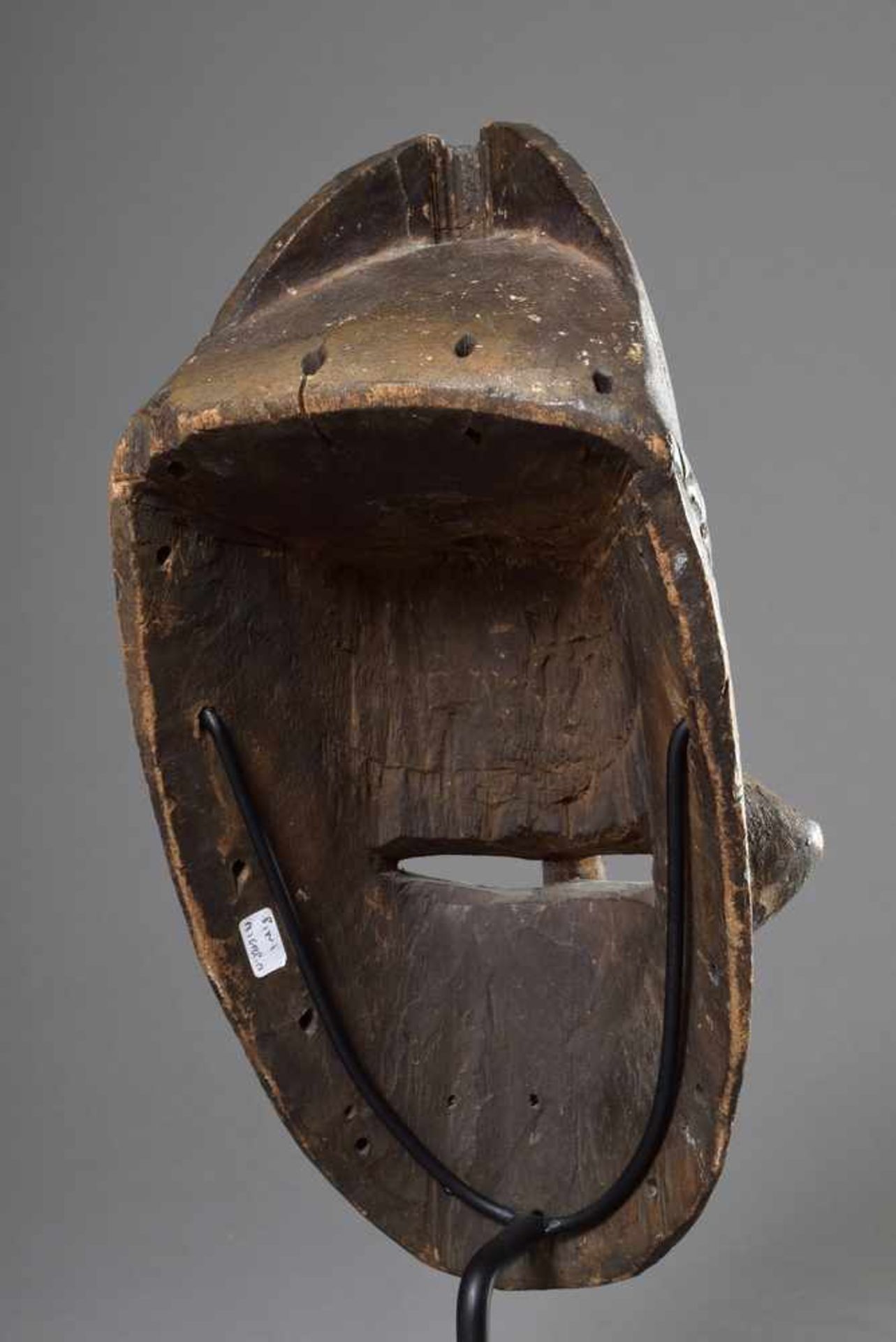 Bini Maske, Nigeria, alte Patina, aus Hbg. Privatsammlung, H. 31cmBini mask, Nigeria, old patina, - Bild 2 aus 4