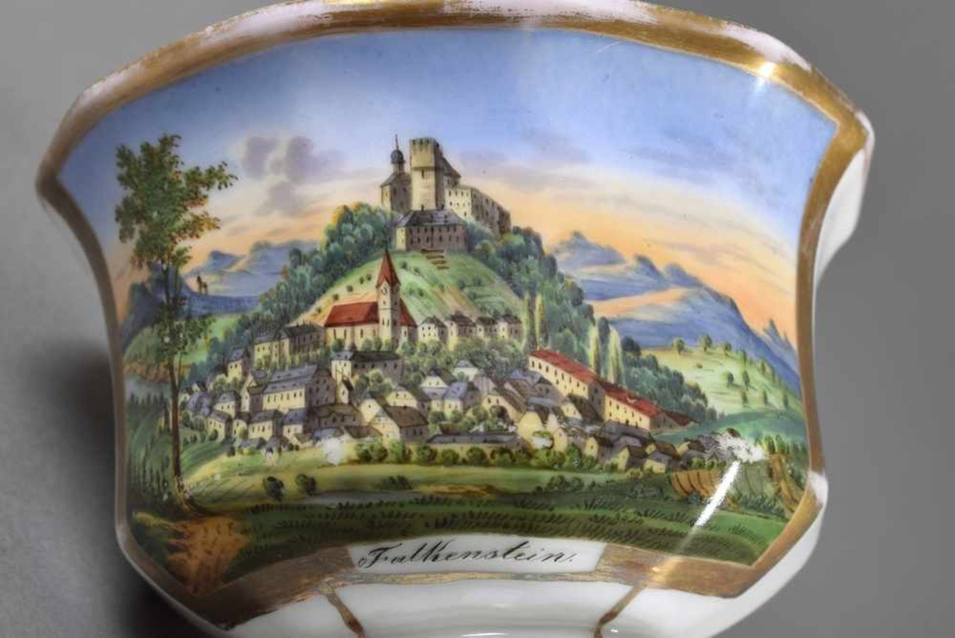 Biedermeier Ansichtstasse mit lupenfeiner Malerei "Falkenstein in Bayern", H. 7cm, Haarriss/ber. - Bild 4 aus 4