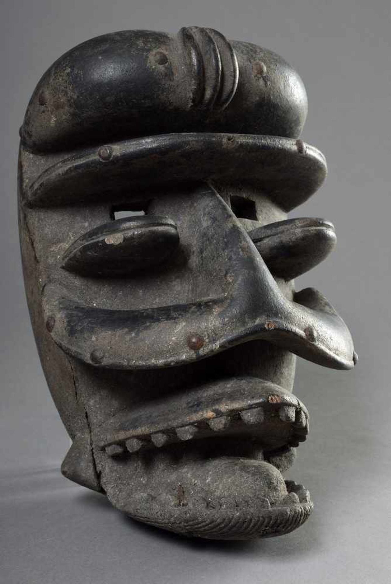 Bete Kriegsmaske, schwarz gefärbt, Elfenbeinküste 20.Jh., 34x19cmBete war mask, dyed black, Ivory - Bild 2 aus 4