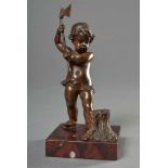 Kleine Bronze "Putto als Holzhacker", H. 14,5cm, um 1900, leicht verbogen/loseSmall bronze ''Putto