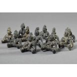 11 Kleine Bronze Gewichte "Weibliche Figuren", Südostasien, 19.Jh., H. 4cm11 Small bronze