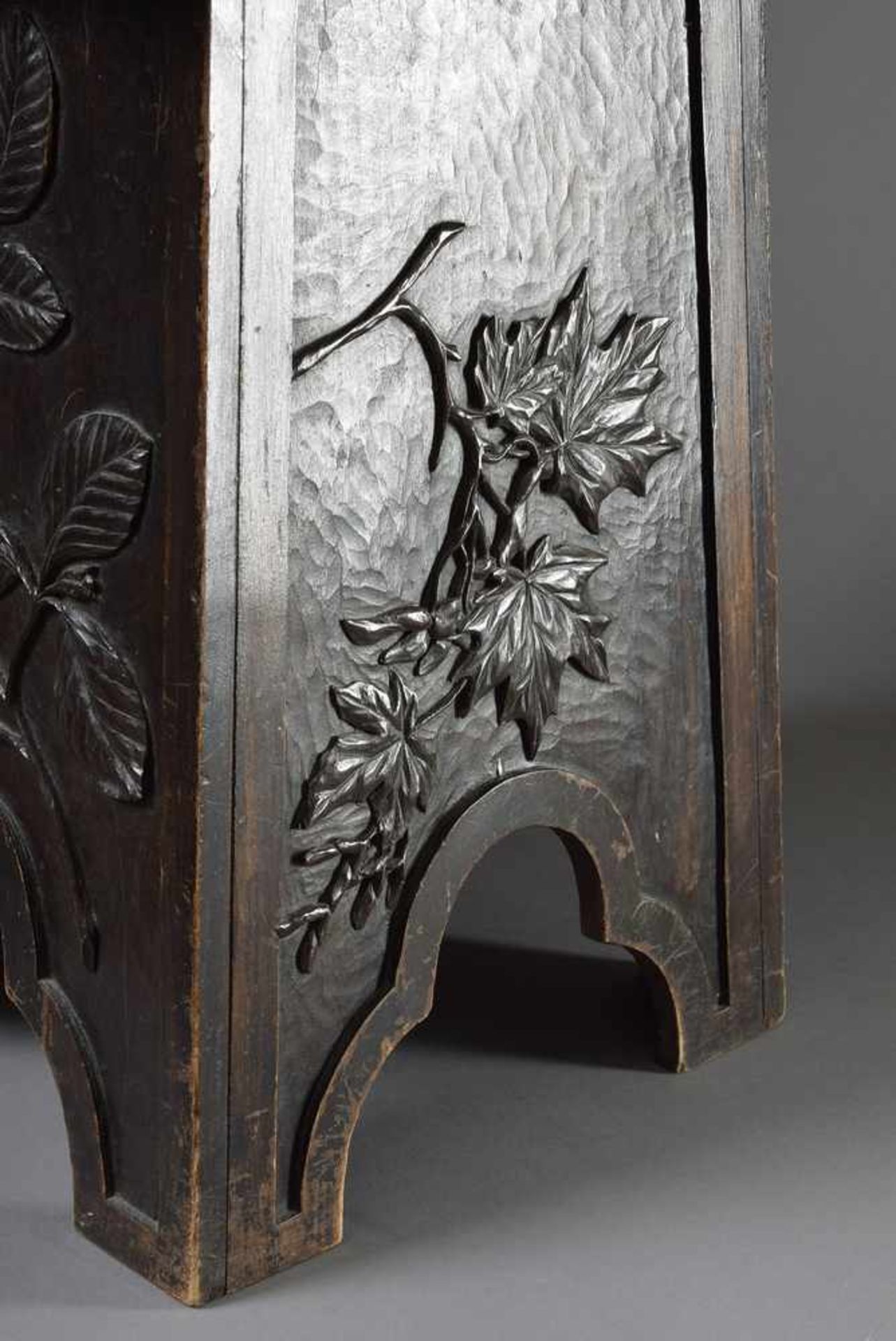 Floral beschnitzter Jugendstil Hocker mit Klappsitz, 49x40x40cmFloral carved Art Nouveau stool - Bild 3 aus 4
