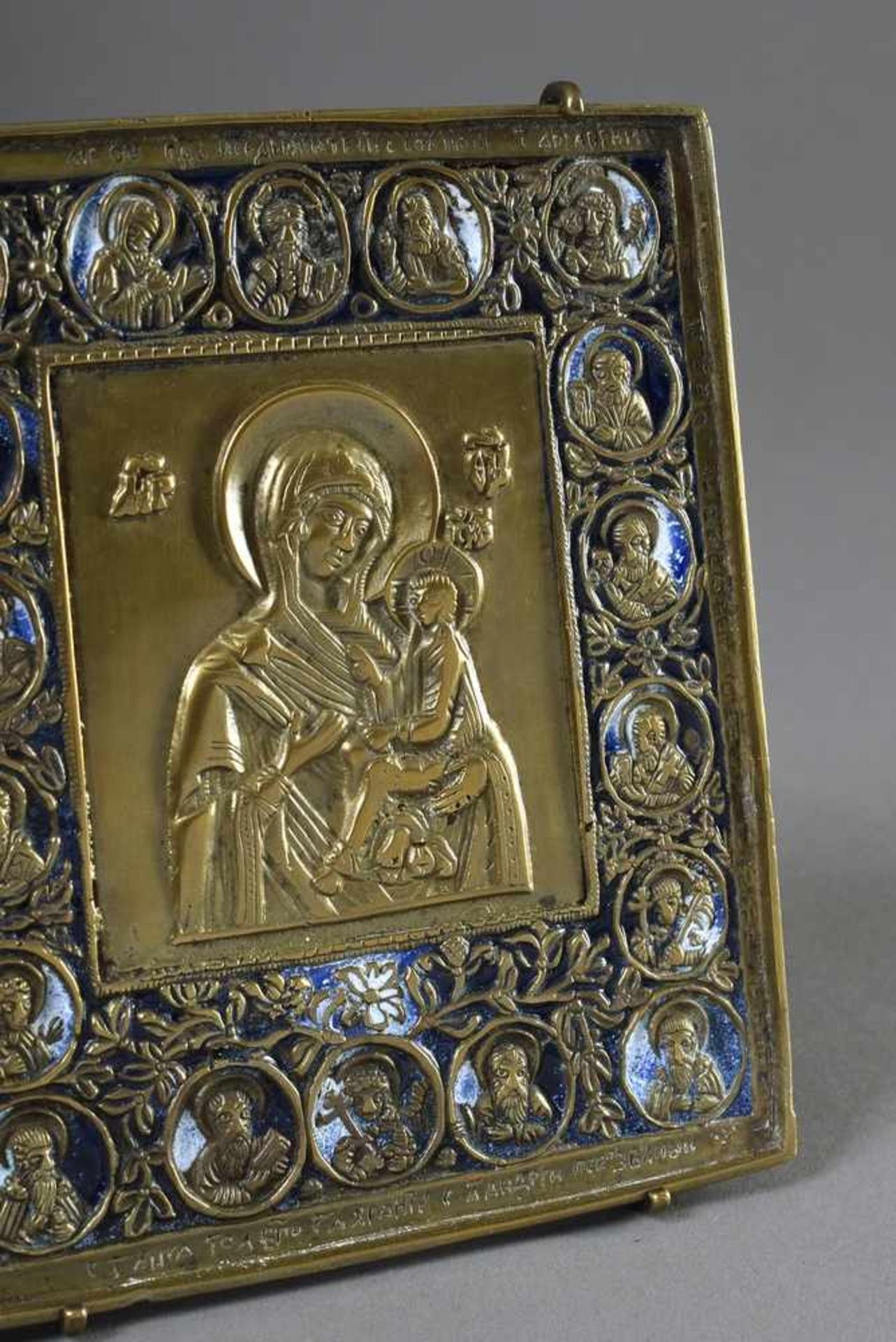 Reise Ikone mit partieller Emaillierung "Muttergottes umgeben von 18 Heiligen", Bronze, Russland - Bild 2 aus 4