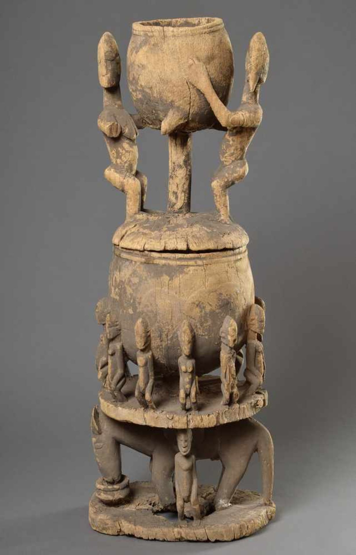 Dogon Deckelgefäß mit figürlicher Dekoration, Mali 20.Jh., H. 85cm, starker InsektenfraßDogon lid