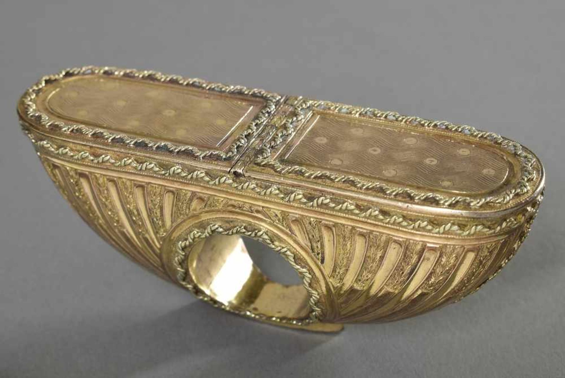 Guillochierter Schnupftabak Ring mit zwei Fächern im Louis XVI Stil, vergoldete Bronze, 10x4, - Bild 3 aus 4