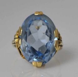 RING grosser, ovaler, geschliffener Blautopas, 20x13mm, in Goldfassung 14ct mit durchbrochenen