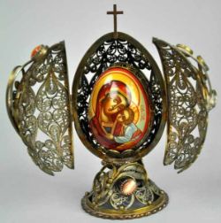 VOTIVEI Russland, ovales Holzei mit farbig bemaltem Marienmotiv: Muttergottes mit Jesuskind, H 8cm