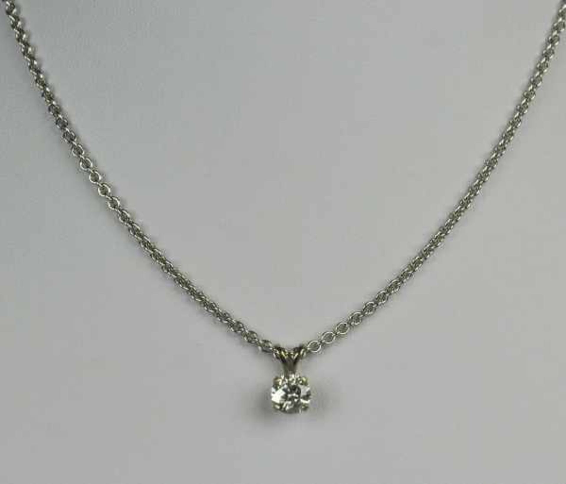 COLLIER Solitärbrillant 1,14ct in 4 Krappen gefasst an feiner Collierkette, Weißgold 14ct, L 20cm - Bild 2 aus 4