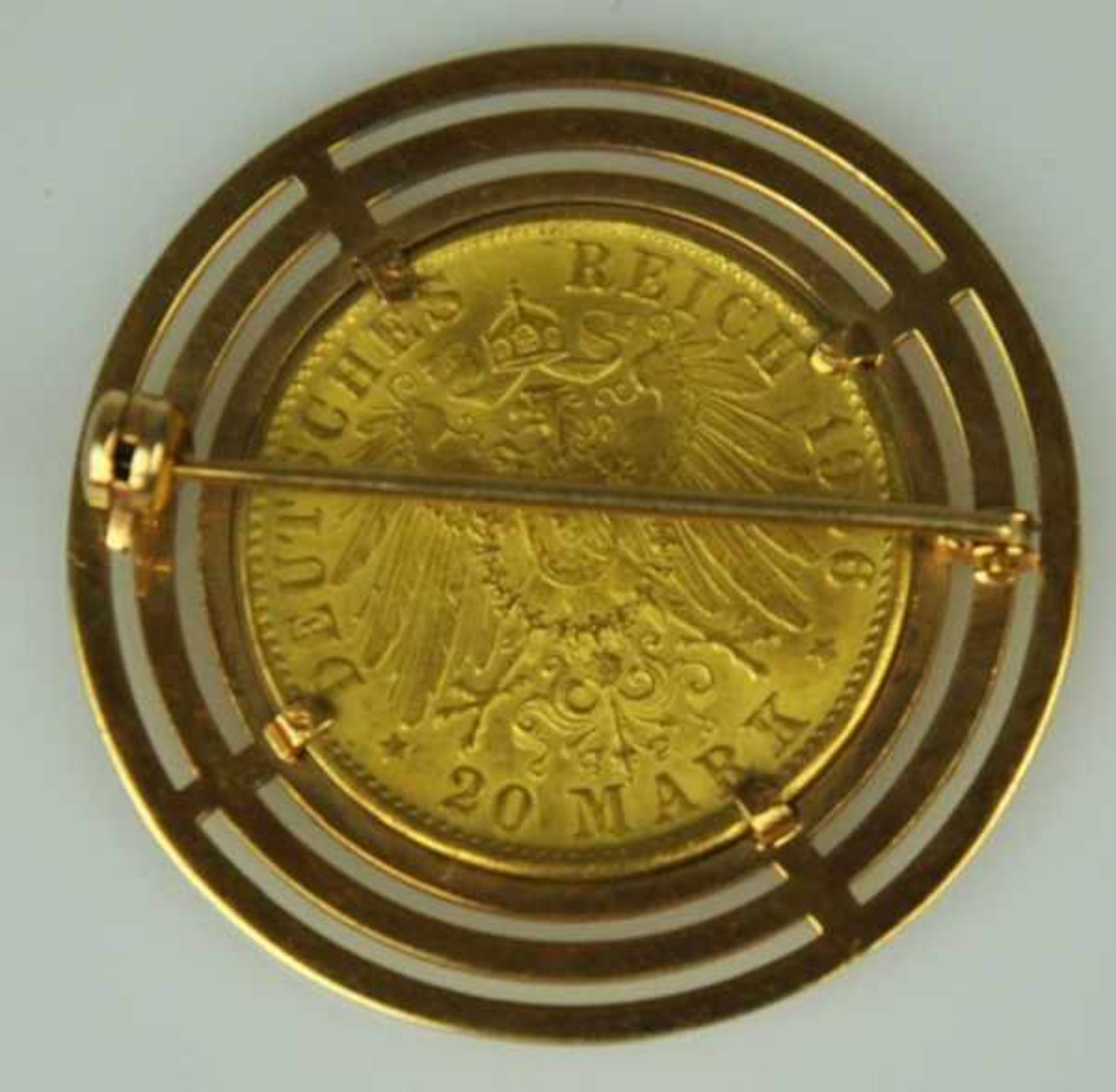 MÜNZBROSCHE Goldmünze 20 Reichsmark 1906, Hansestadt Hamburg in runder durchbrochener Goldfassung, - Bild 2 aus 2