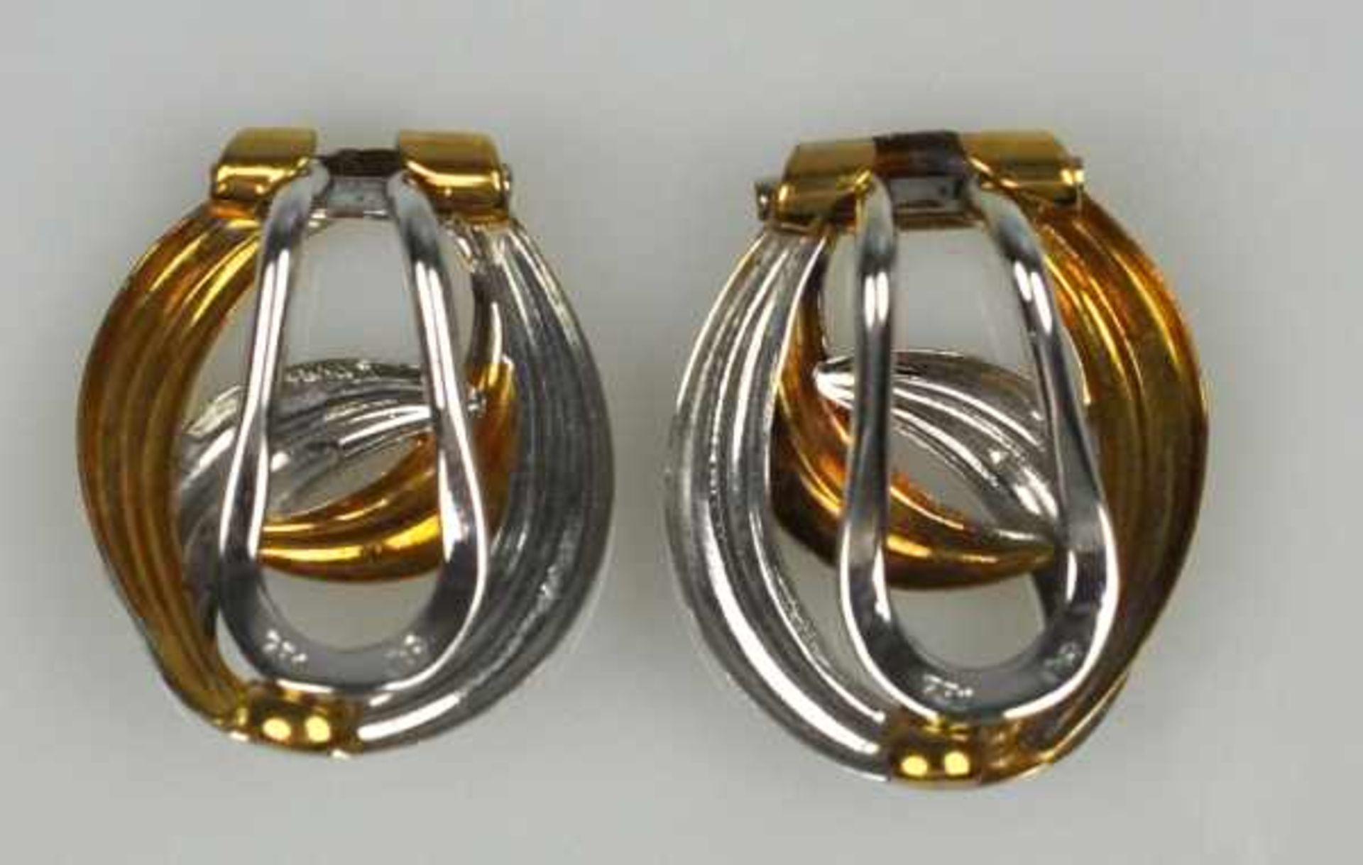 PAAR OHRCLIPS oval, aus polierten Gelb- und Weißgoldbändern, Gold 18ct, Marke "CB", Carl Bucherer - Bild 2 aus 3