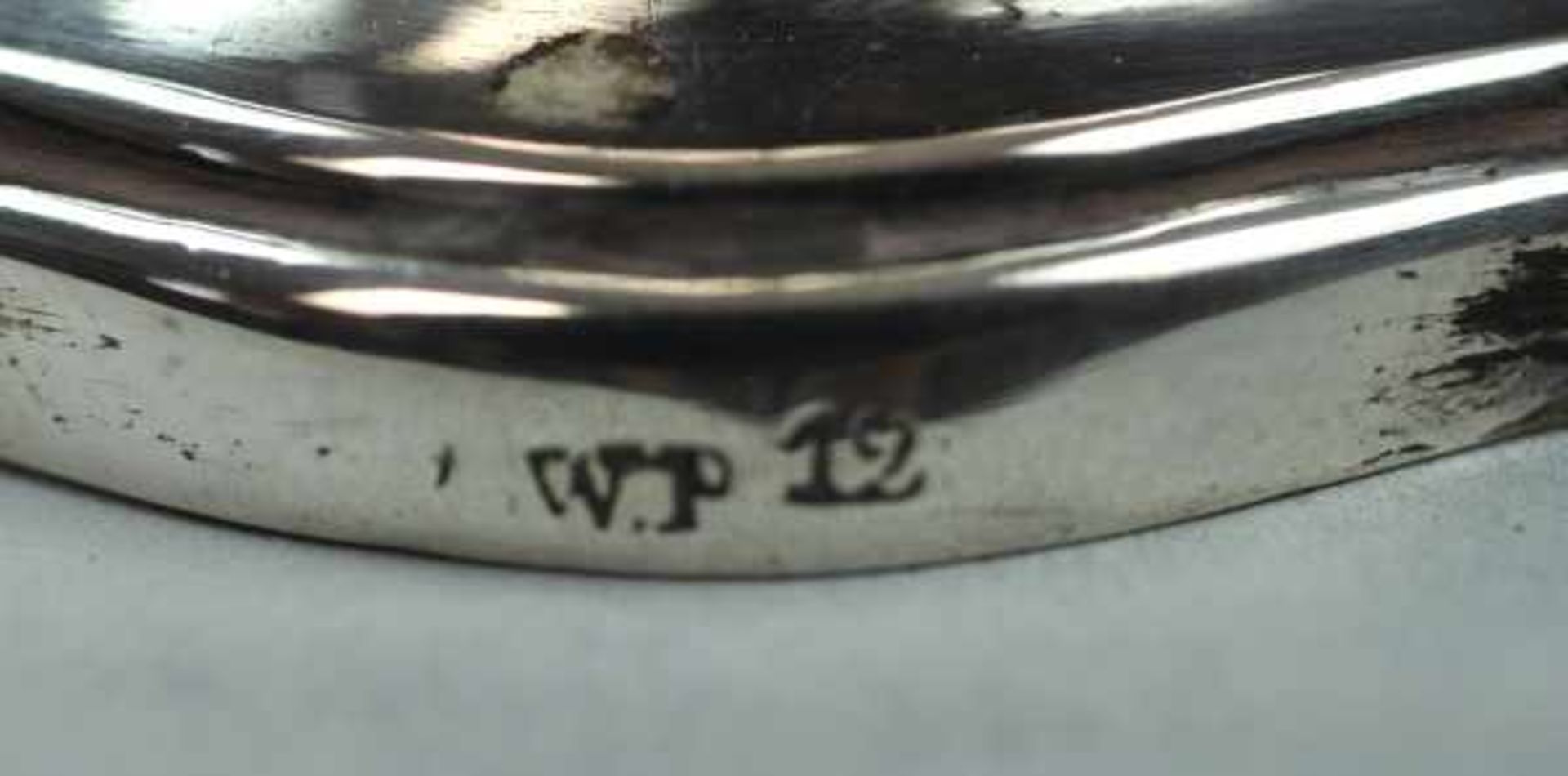 LEUCHTER barocke Form auf mehrpassigem Fuß, gestempelt WP 12 wohl 12 Lot Silber, H 23cm, 683gr ( - Image 2 of 2