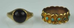 2 RINGE verschieden: Granatcabochon mit Widmung: Sophie 1869 Gold 14ct, Gebrauchsspuren, Bandring