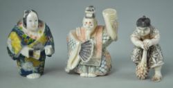 3 NETSUKE farbig staffiert, alle drei signiert, Elfenbein, Japan, Ende 19./ Anfang 20.Jh., H 5,5