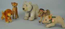 LOT STEIFFTIERE Eisbär, Esel, Schwein, Bambi u. Dackel, 1950/60er Jahre, mit Mohairfell