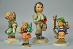 GOEBEL- LOT bestehend aus 4 Figuren, "Junge mit Äpfeln", "Mädchen mit Tannenzweig", "Engelchen mit