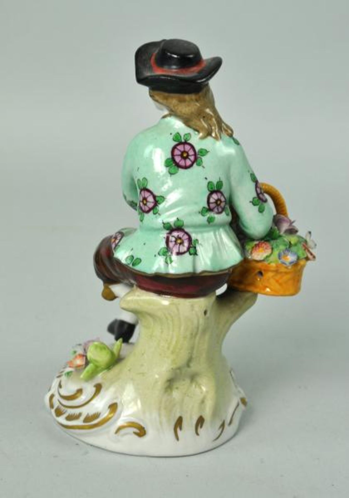 PAAR Blumenjunge mit Korb u. Dame mit Hut u. Kleid mit ausgestelltem Oberrock, fein polychrom bemalt - Bild 2 aus 6