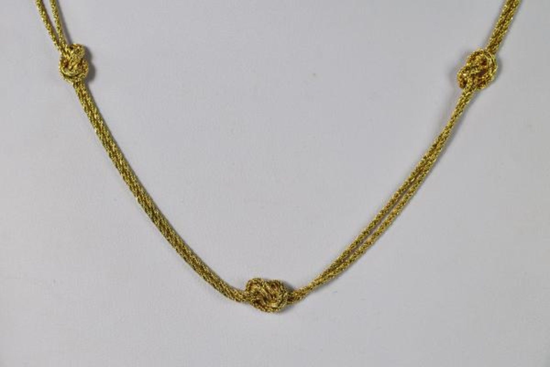 LANGE KETTE aus zwei feinen Kordelsträngen mit Knotenverzierung, Ringverschluß, Gelbgold 14ct, 29,9g - Bild 2 aus 2