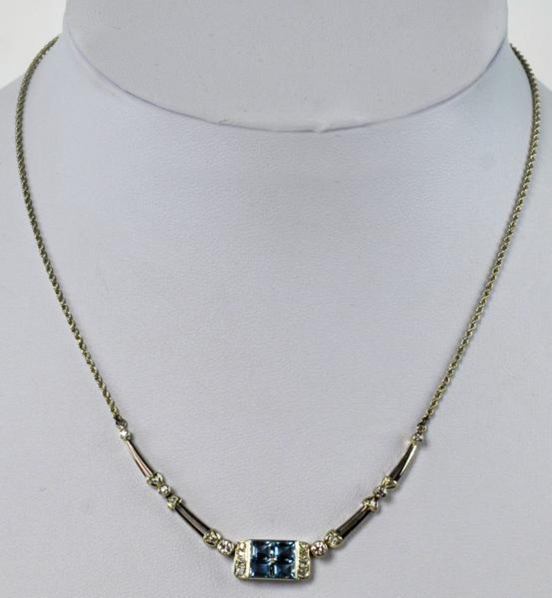 COLLIER rechteckiges Schauteil mit 4 Blautopas-Vierecken und 6 Diamanten besetzt, seitlich kleine - Bild 2 aus 2