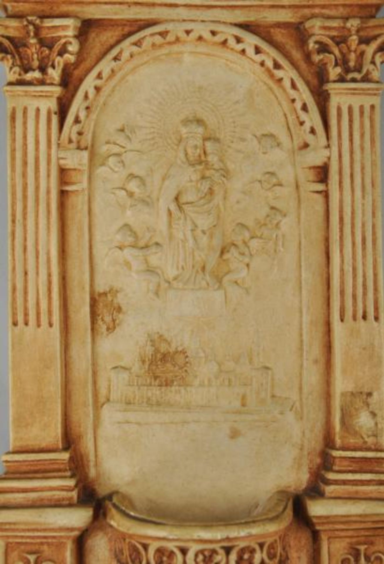 WEIHWASSERGEFÄß architektonische Grundform, je seitlich Säulen mit korinthischen Kapitellen, im - Bild 2 aus 3