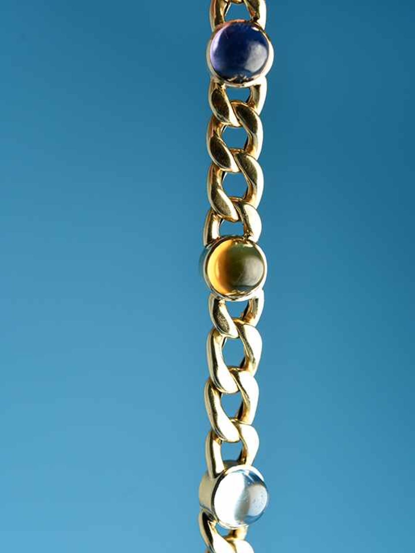 Armband mit 5 Farbstein-Cabochons, 20. Jh. 585/- Gelbgold. Gesamtgewicht ca. 29,1 g. Hohl - Bild 4 aus 4