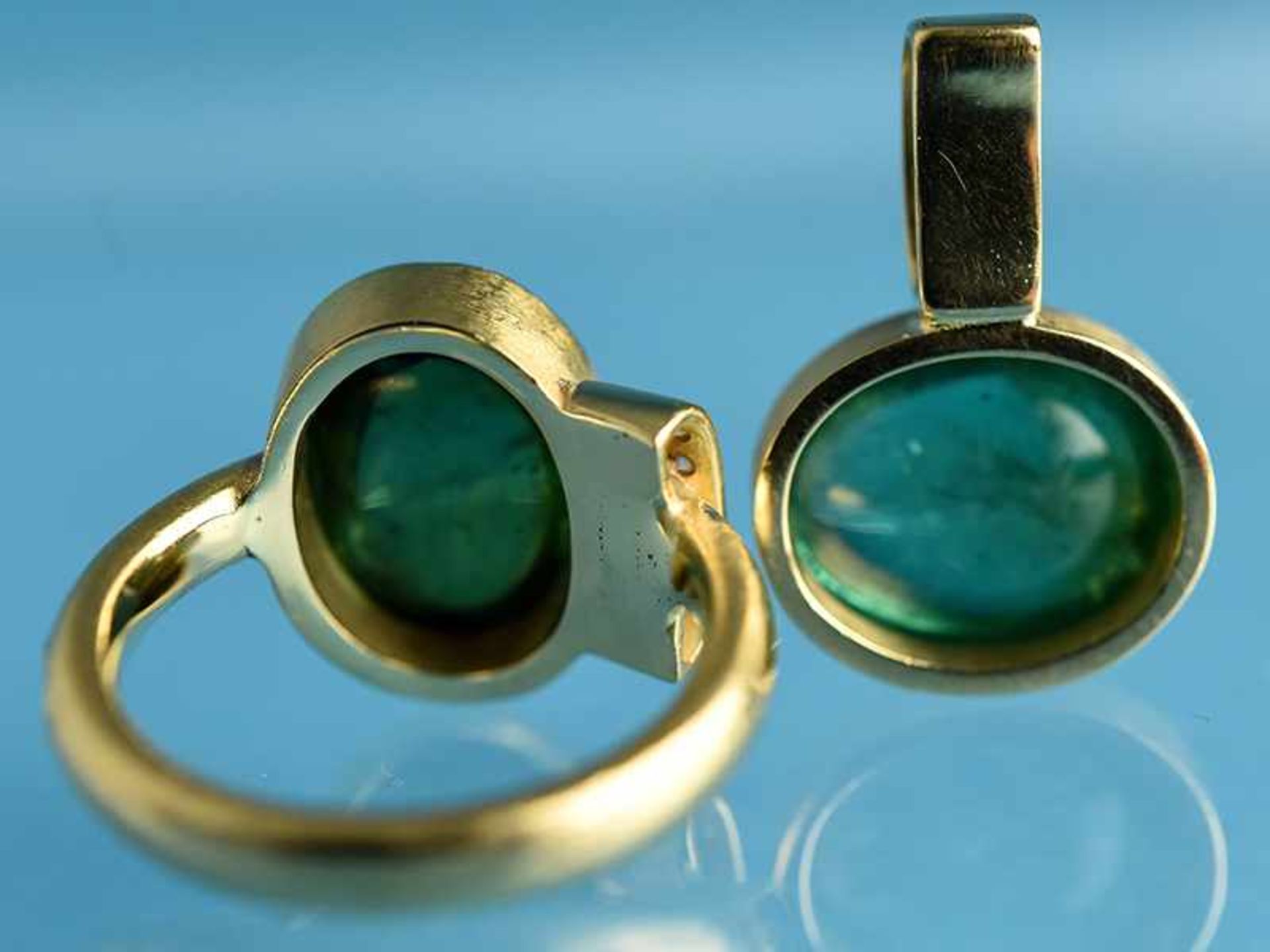 Ring und Anhänger mit grünem Turmalin-Cabochons und kleinen Diamanten, Goldschmiedewerkstatt H.C. - Image 5 of 5