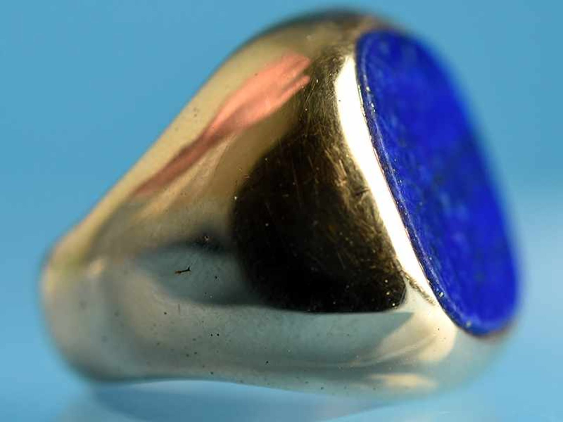 Herrensiegelring mit Lapislazuli, Goldschmiedearbeit, 20. Jh. 750/- Gelbgold. Gesamtgewicht ca. 24,1 - Bild 2 aus 3